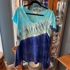 Dress Barn Teal, Aqua & Navy Tie-Dye V-Neck Tunic with crochet bottom and bling